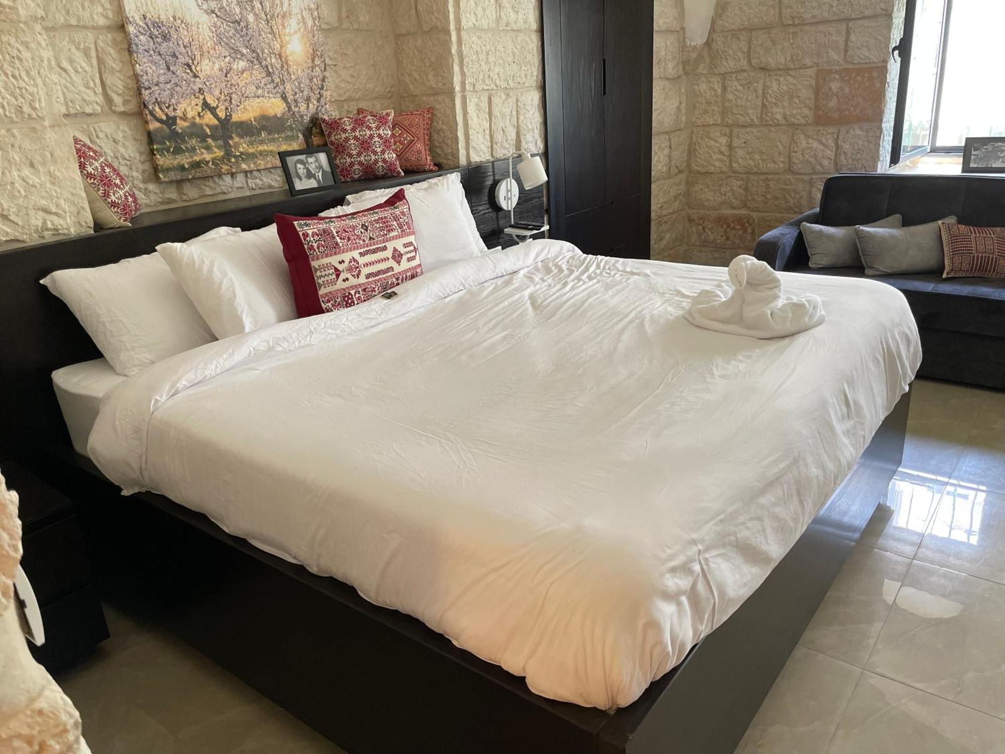 Mizirawi Historic Hotel Ramallah Esterno foto